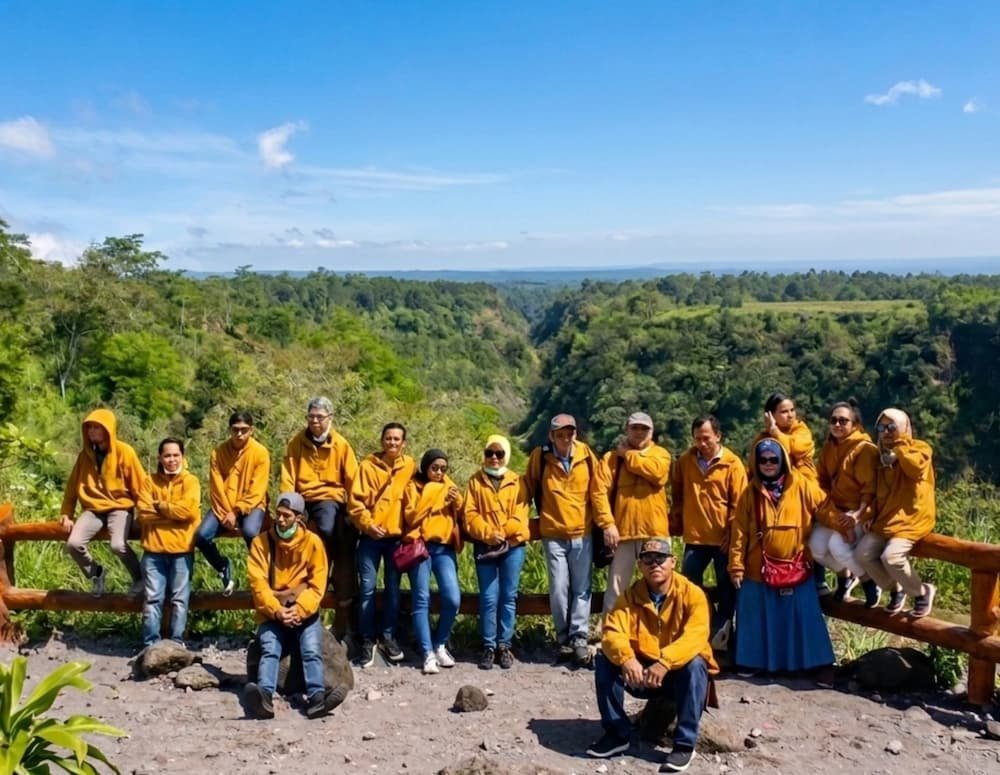 Paket gathering adventure goa dan pantai di Jogja