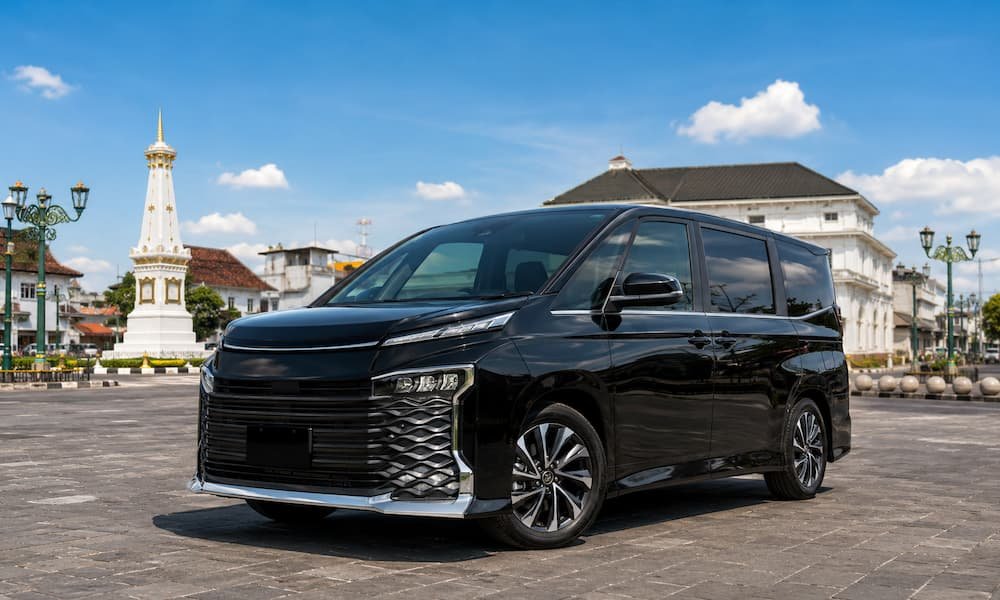 Sewa Toyota Voxy Jogja