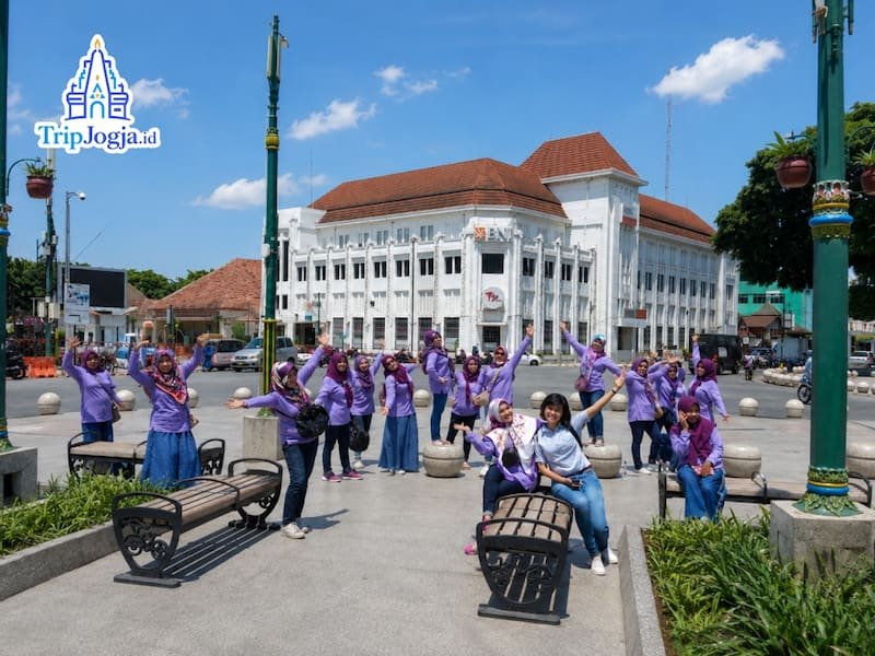 Pakej Jogja 2 hari 1 malam Merapi Prambanan dan Obelix Hills