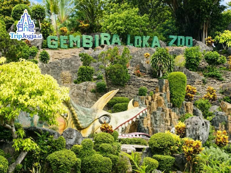 Family tour Jogja Taman Pintar dan Gembira Loka Zoo