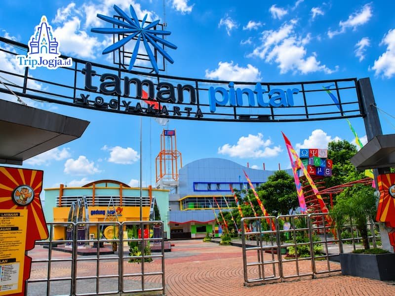 Pakej family trip Jogja Kaliurang Merapi Park dan Malioboro