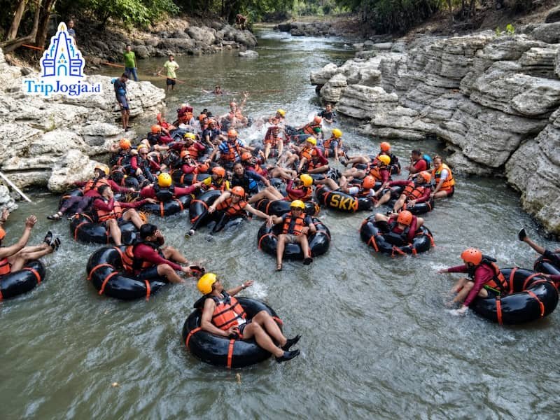 Pakej Goa Pindul Sungai Oya dan Pantai Timang Jogja